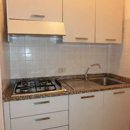Modern Flat With Terrace For 4 Guests - Beahost