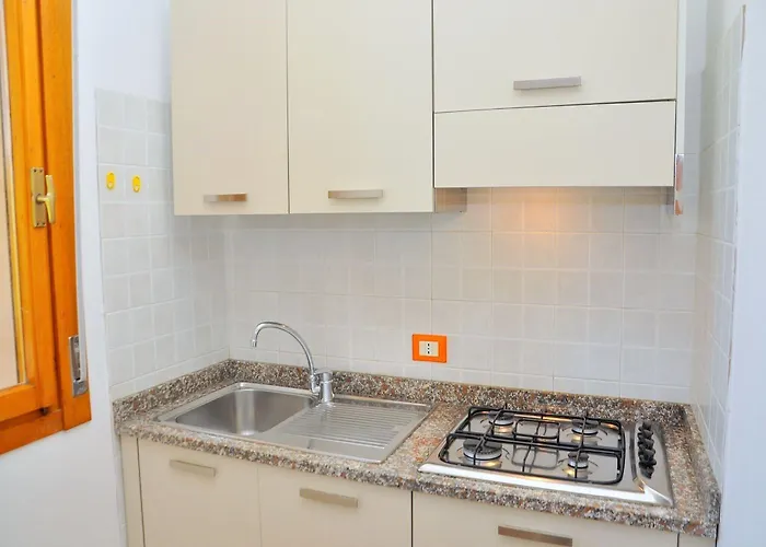 Modern Flat With Terrace For 5 Guests - Beahost Apartment *