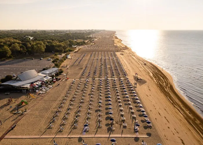 Modern Flat With Terrace For 5 Guests - Beahost Bibione