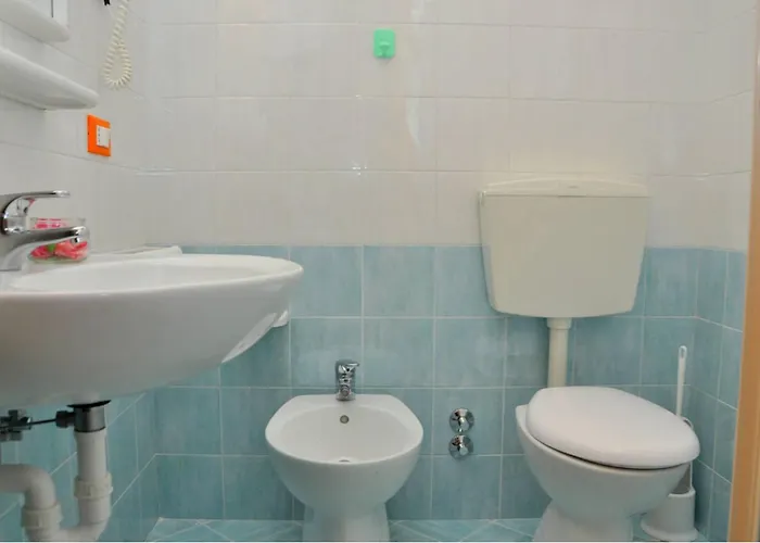 Modern Flat With Terrace For 5 Guests - Beahost *